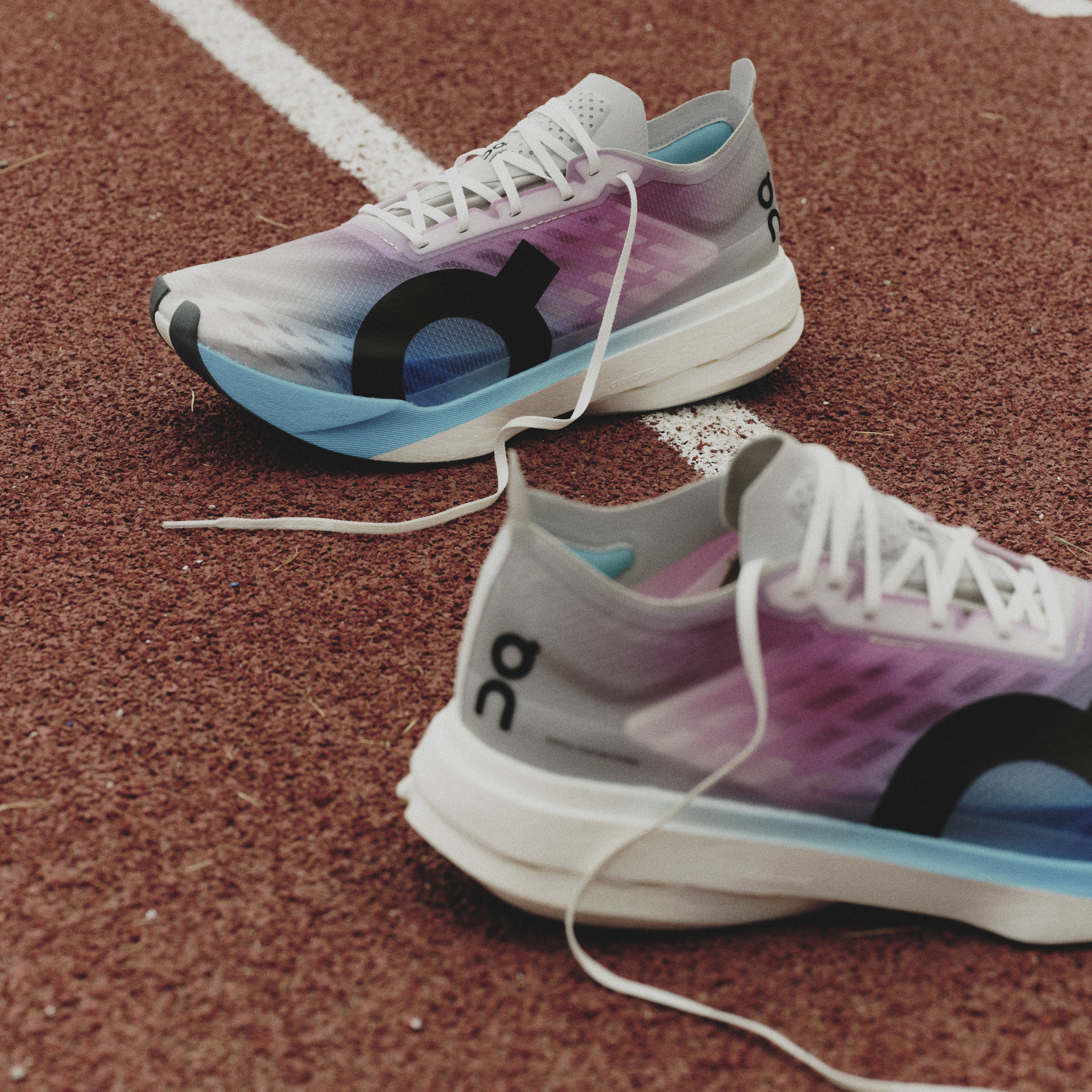 On Cloudboom Strike | White / Horizon | Mens - Ekiden Sports