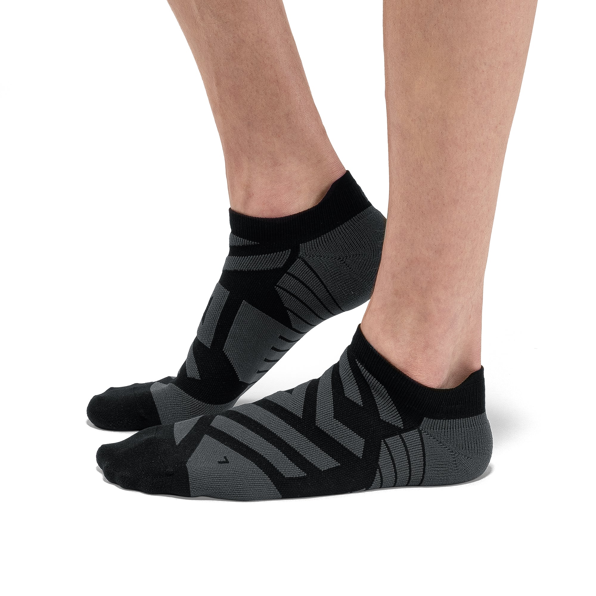 On Performance Low Sock | Black / Shadow - Ekiden Sports