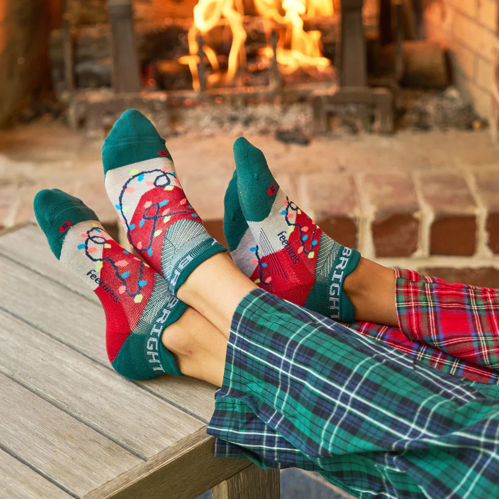 Feetures Elite | Light Cushion | No Show Tab | Merry & Bright - Ekiden Sports