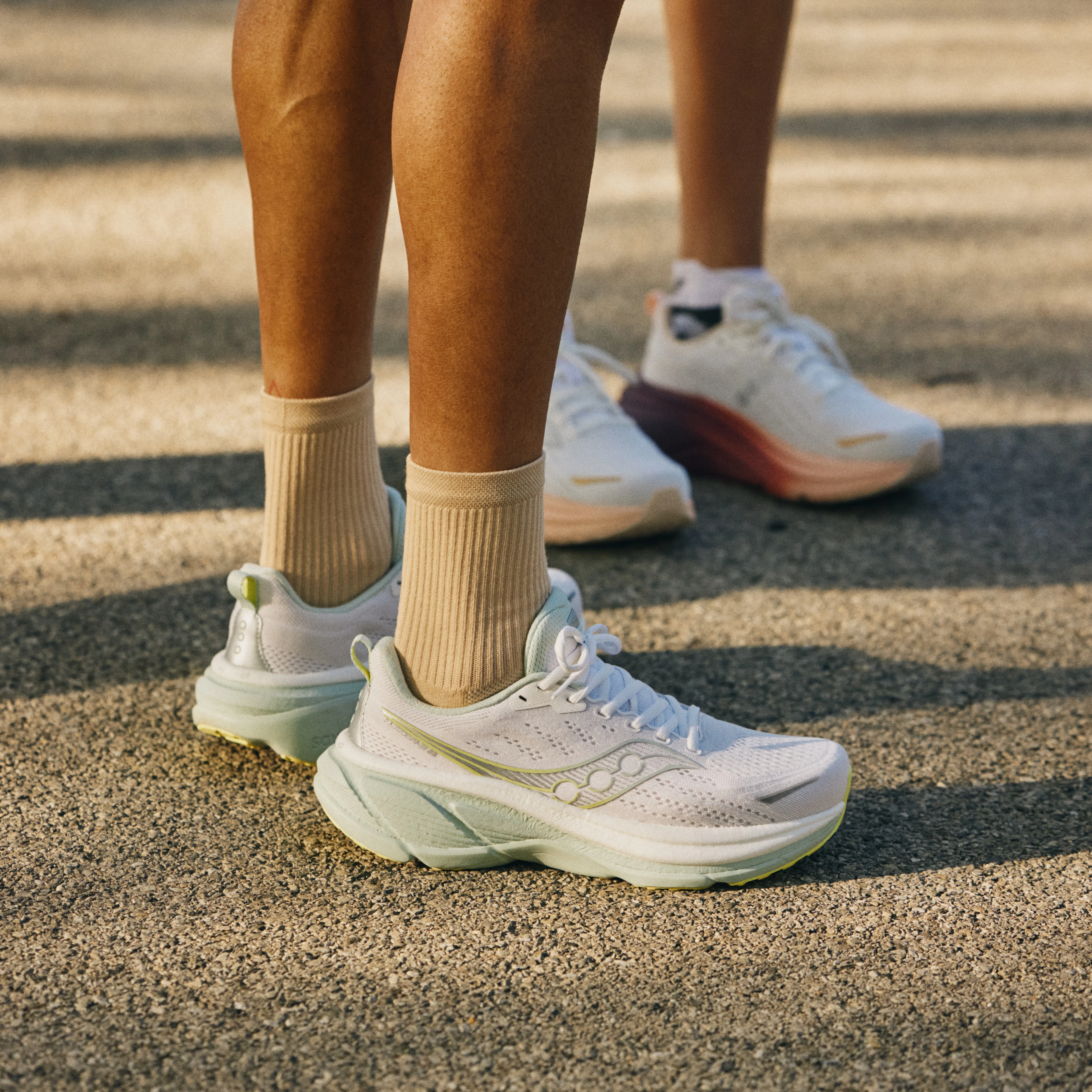 Saucony Hurricane 25 | White / Mist | Womens - Ekiden Sports