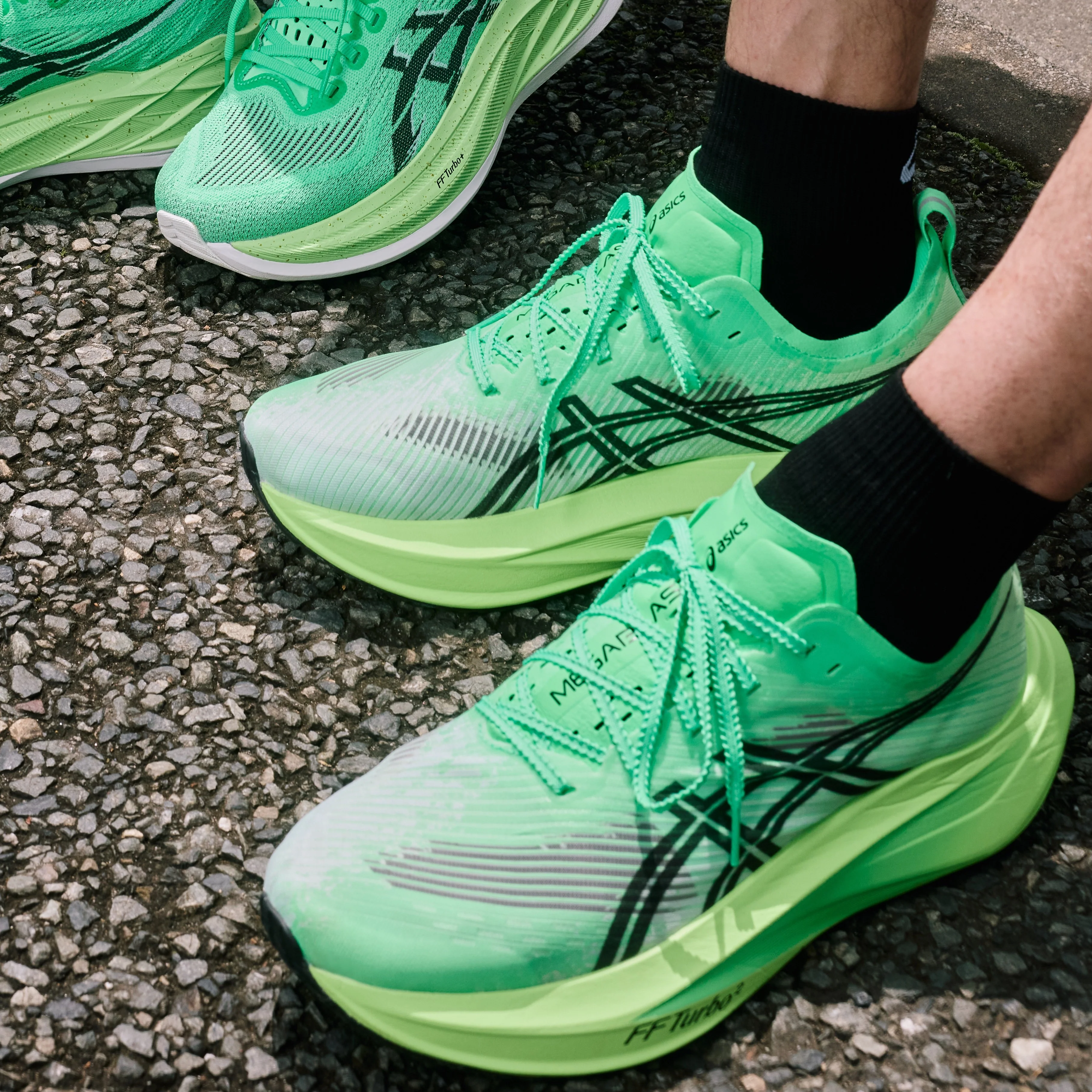 Asics Megablast Ekiden | Vital Green / Black | Unisex - Ekiden Sports
