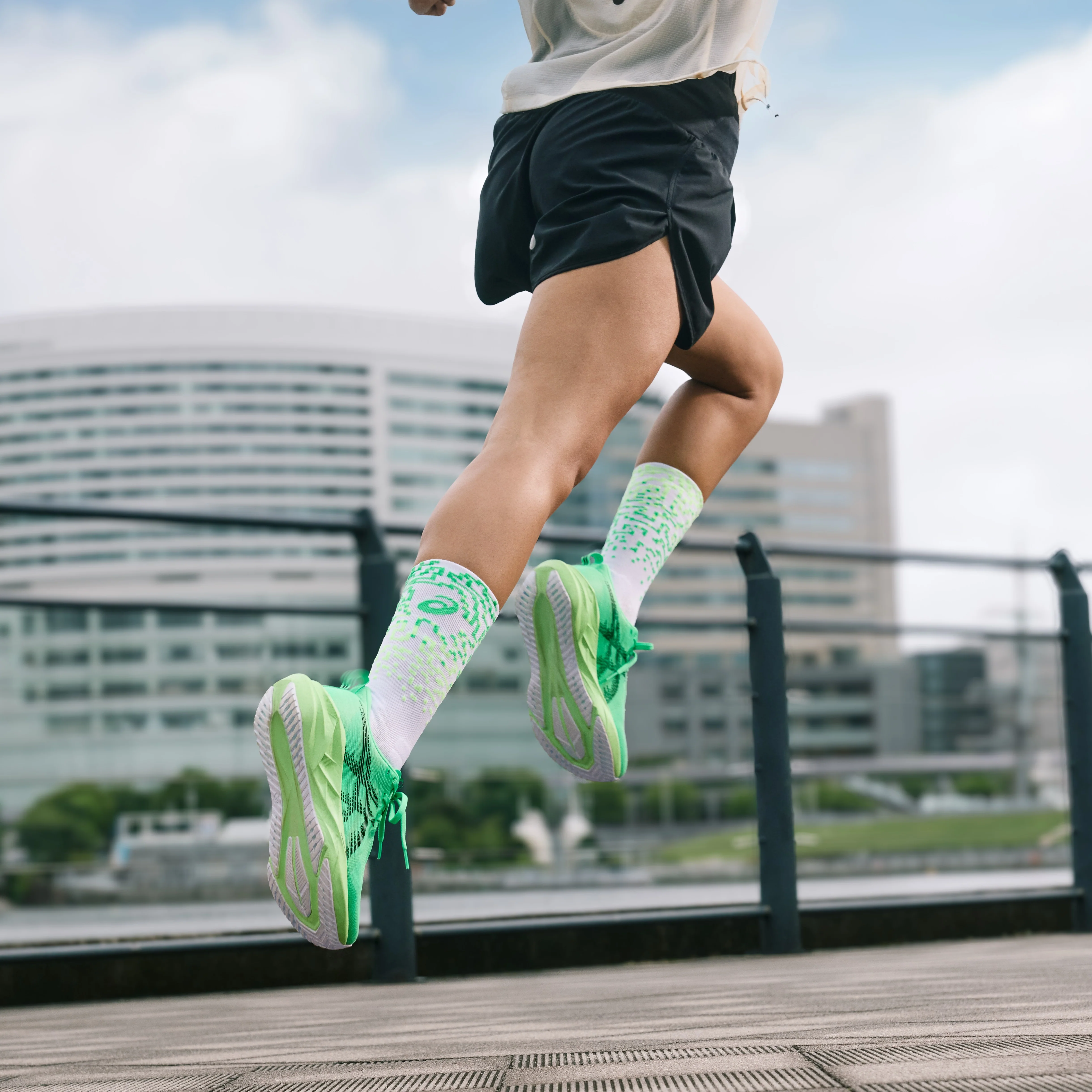 Asics Novablast 5 Ekiden | Vital Green / Black | Mens - Ekiden Sports