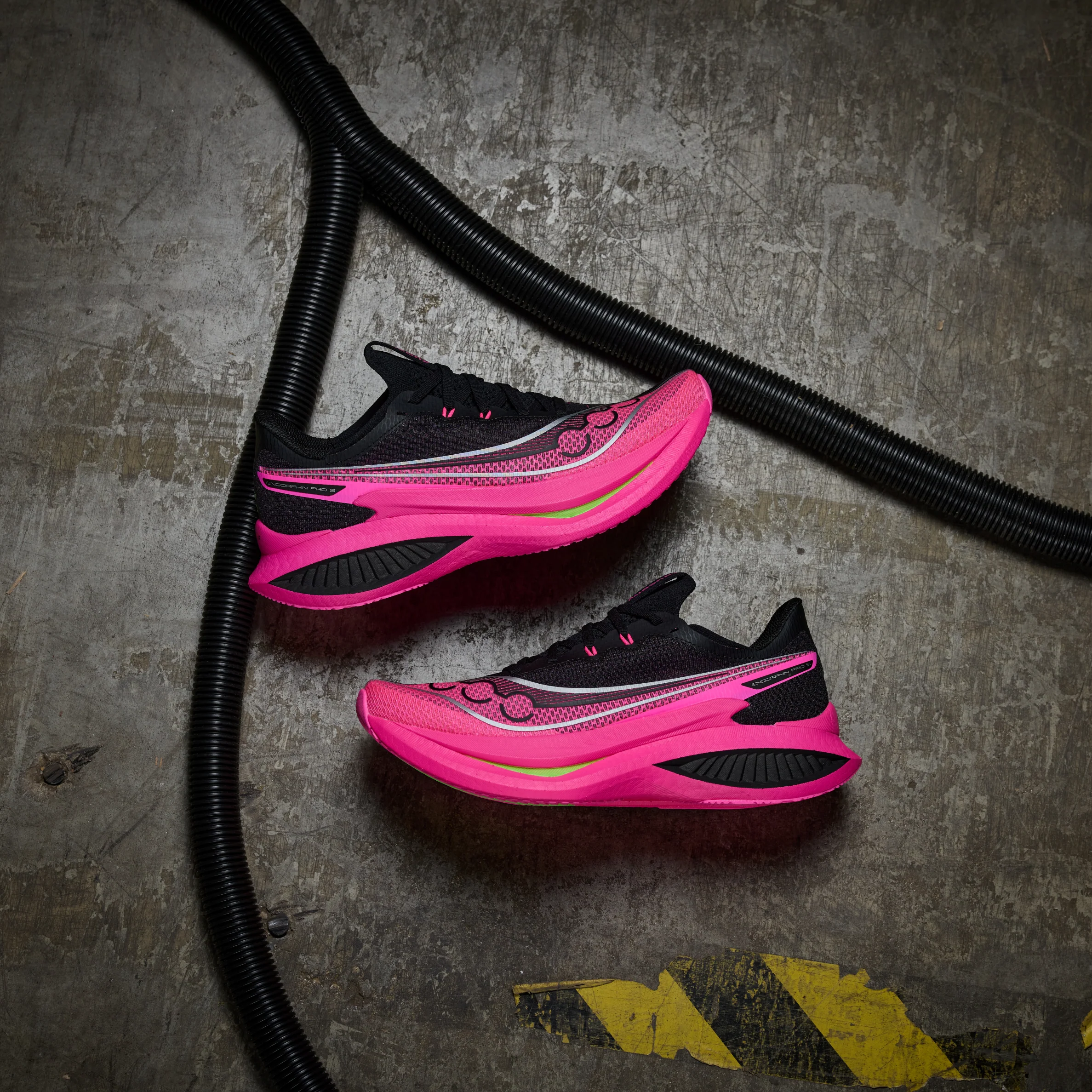 Saucony Endorphin Pro 5 | Black / Shock | Womens - Ekiden Sports